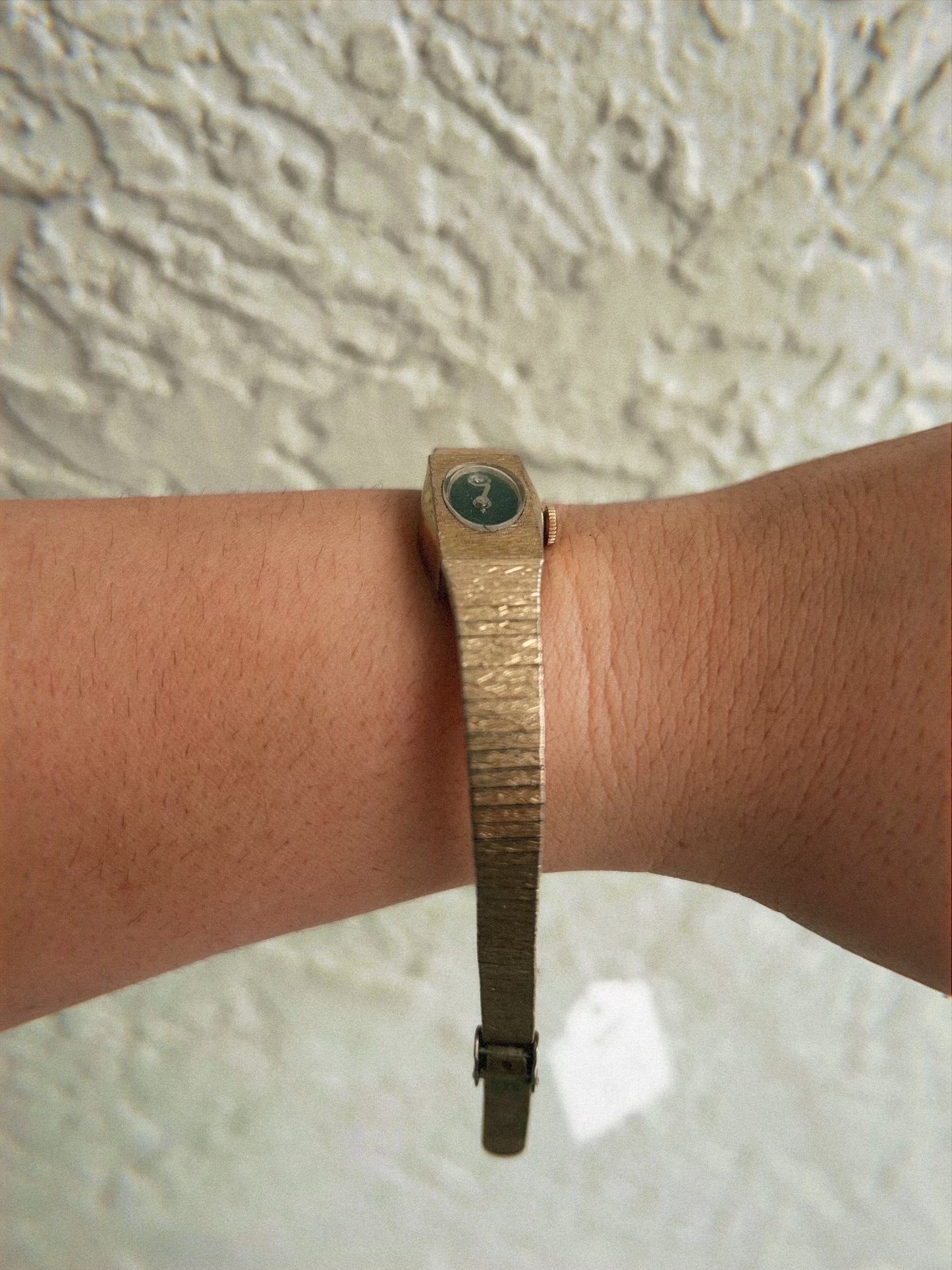 Black and Gold Sleek Bracelet Watch