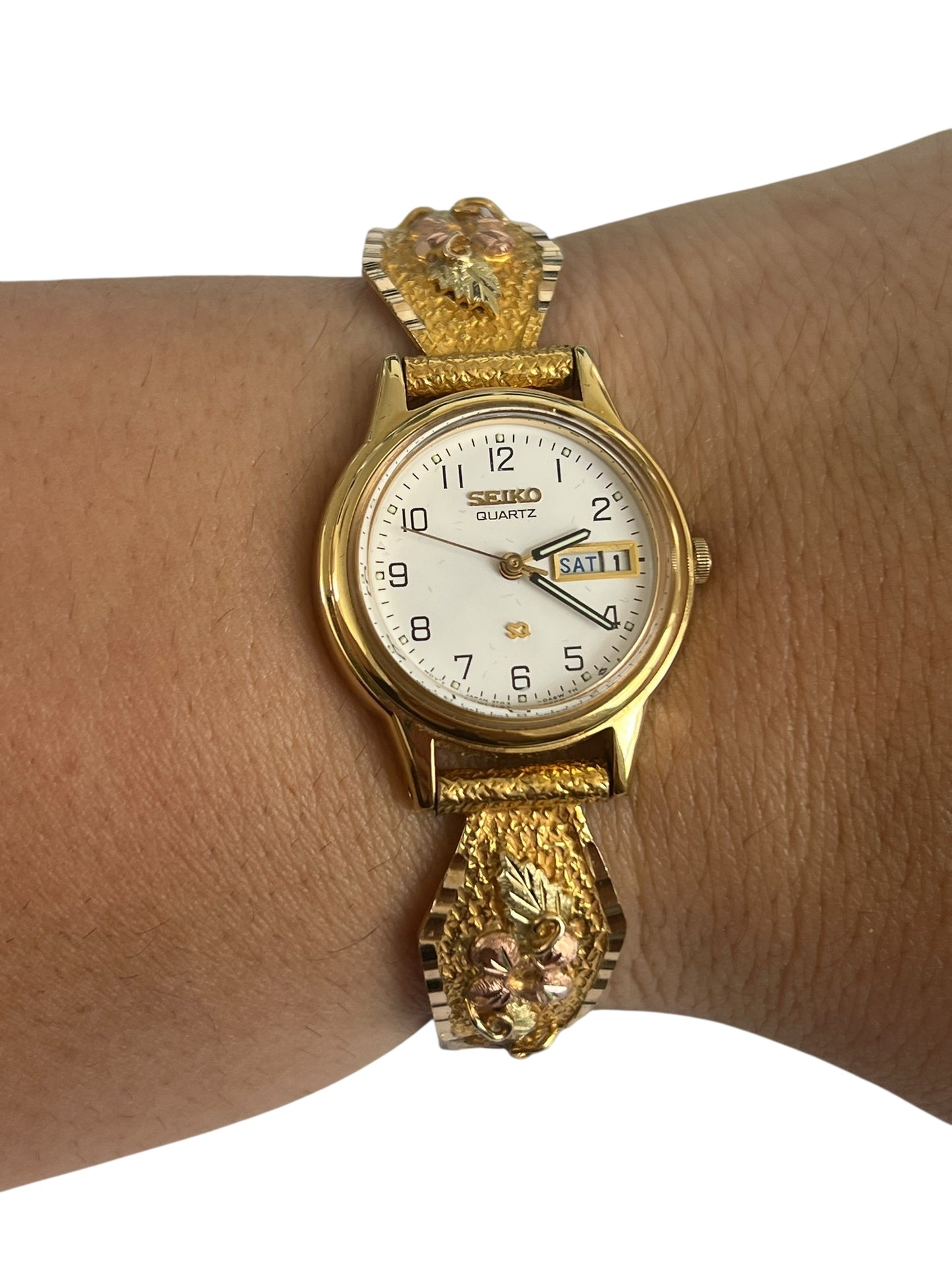 10 K Gold Seiko Watch engraved with flowers