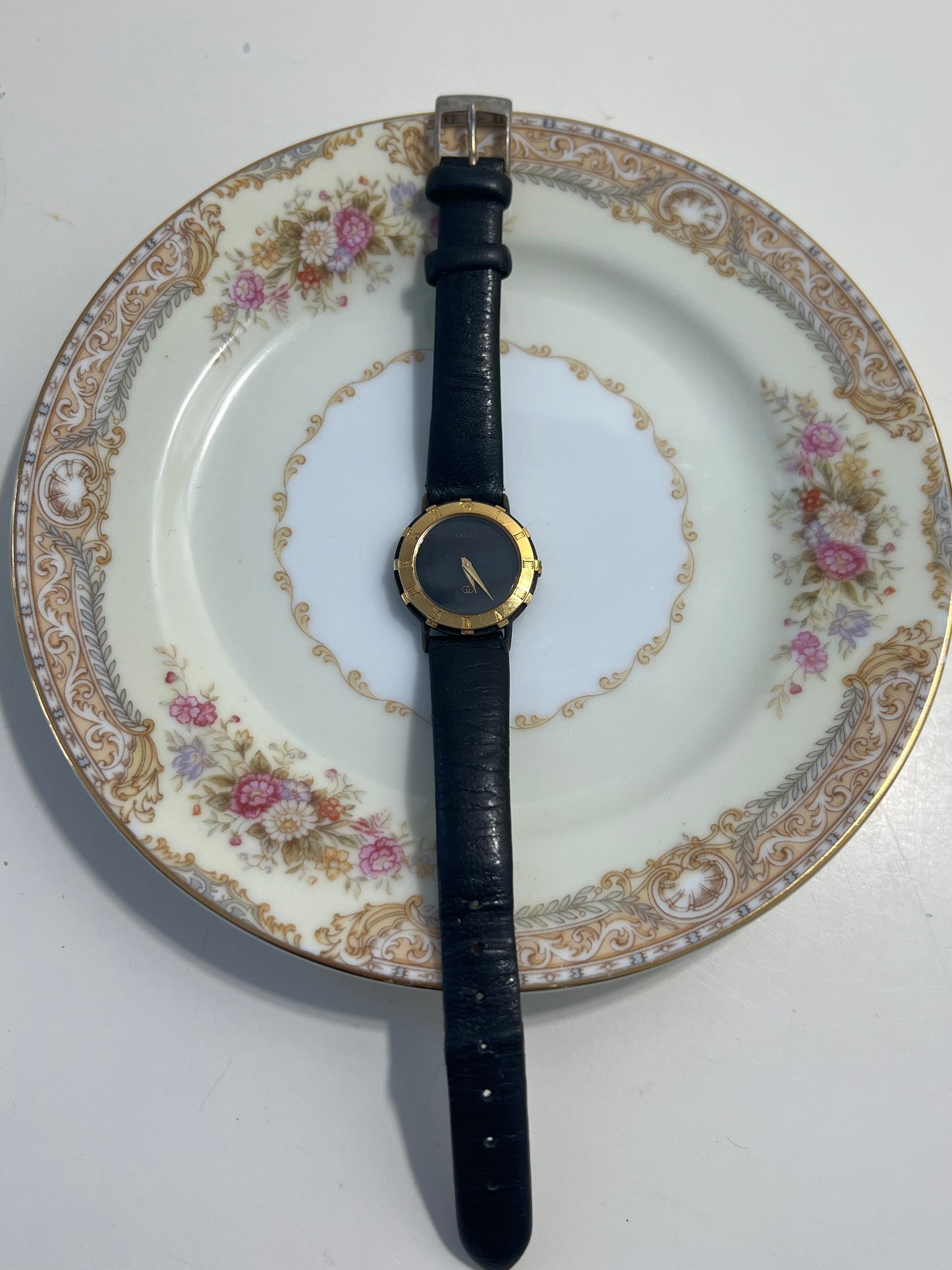 Vintage Gucci Leather Watch